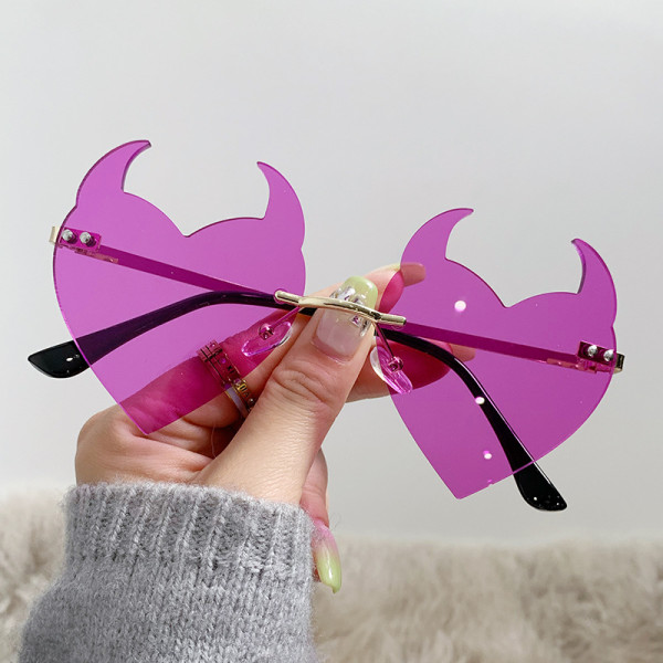 Devil Love Bullhead solglasögon nya udda metallglasögon trend party dans solglasögon trend purple