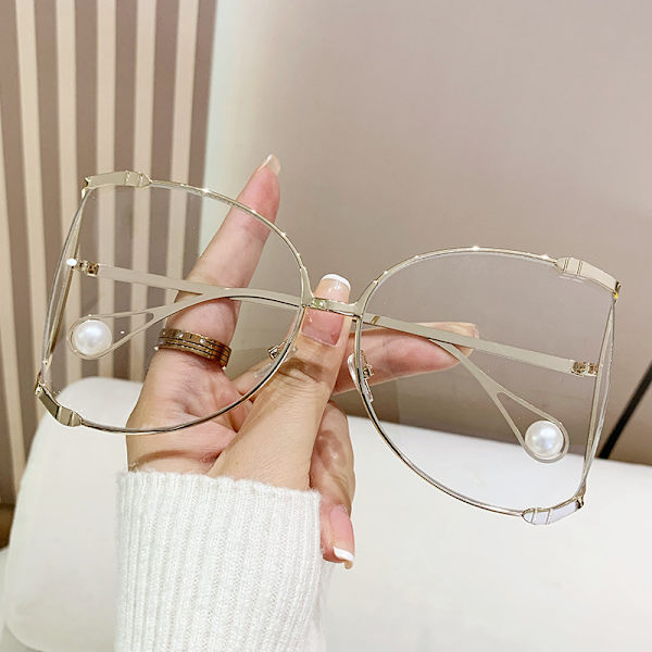 Stora solglasögon personliga UV-skyddande solglasögon Set med röda solglasögon i mesh The silver frame is clear