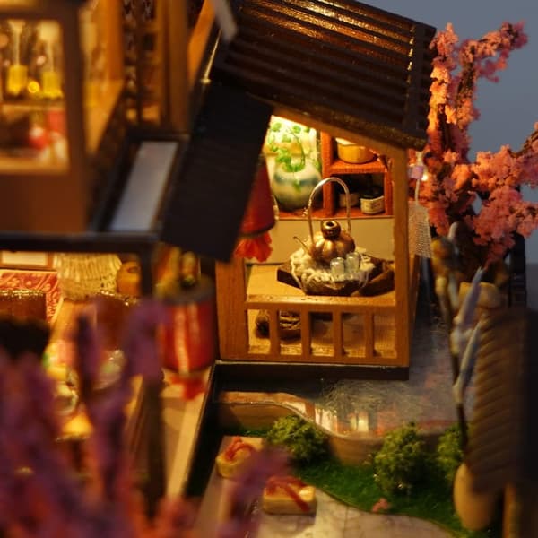 Dockhusminiatyr med möbler, DIY-dockhuskit plus dammskydd, kreativ rumsidé (japanskt trädgårdshus)