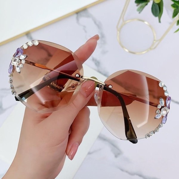 Solglasögon Koreanska kvinnors trendiga båglösa kristallslipade solglasögon  UV-beständiga diamantbelagda solglasögon för kvinnor Gradient tea 8095 |  Gradient tea | Fyndiq