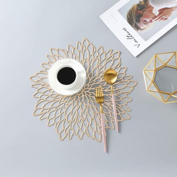 4 st runda utskurna placemats, halkfria