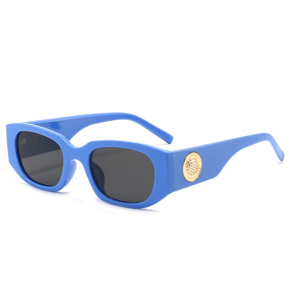 Fashion ocean slice solglasögon Vindtrend gatufoto små fyrkantiga solglasögon med ram Black frame blue piece