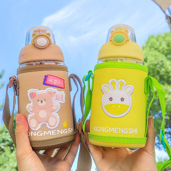 Läcksäker vattenflaska för barn Söt barn tecknad Söt bärbar plast utomhus droppsäker Unicorn 580ML