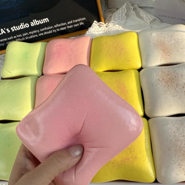 2 stk. brødsmør Squishy sensorisk fidget-legetøj, stress- og angstlindrende langsomt stigende Squishy-legetøj realistisk klemmebrød til børn og voksne, ideelt til