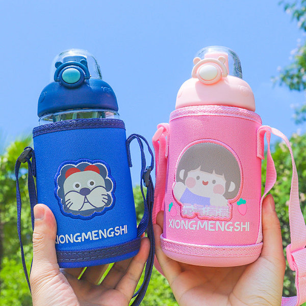 Läcksäker vattenflaska för barn Söt barn tecknad Söt bärbar plast utomhus droppsäker Vigorous bear 580ML
