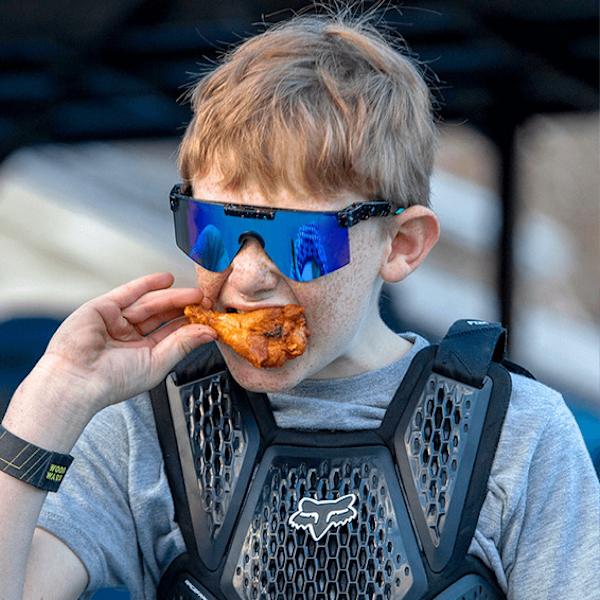 Snygga utomhussolglasögon för barn Barn som rider utomhuspolariserande glasögon CK5CK1 Polarized & No packaging