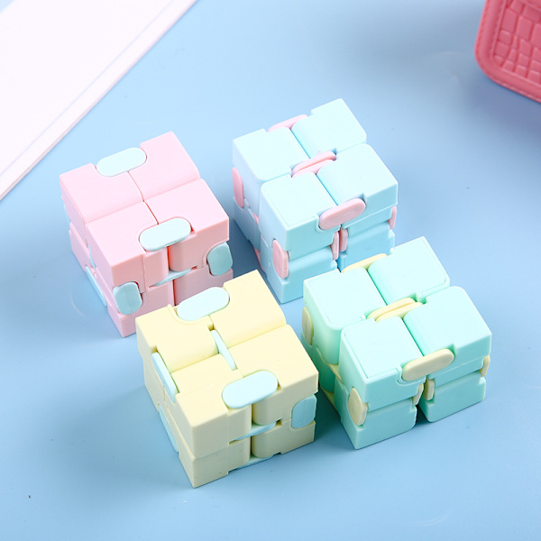 4 st Flip Pocket Finger Cube Decompression Pedagogiska Leksaker