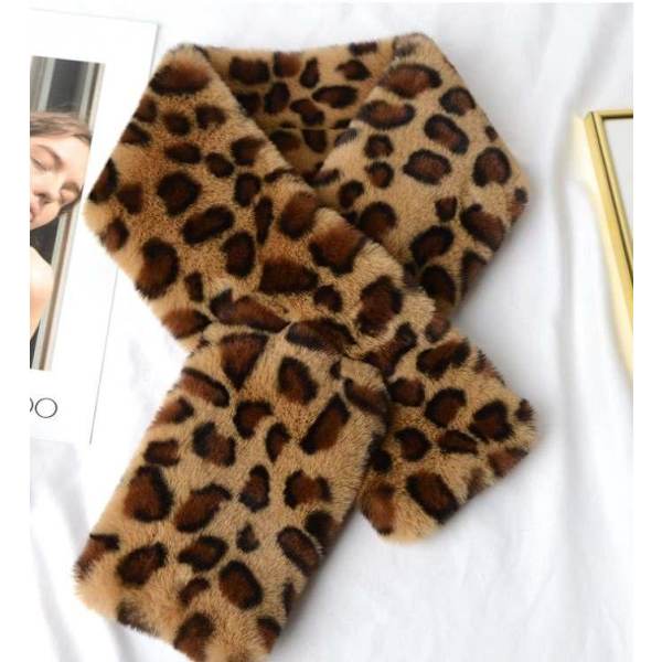 Halsduk med fuskpäls i flera färger leopard rosa vit grå red Red