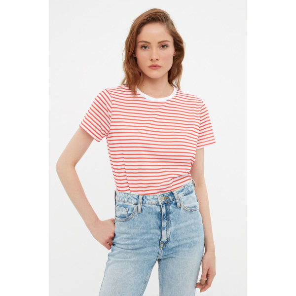 Trendyol T-shirt Randig rund hals. Standardärm Basic Black S