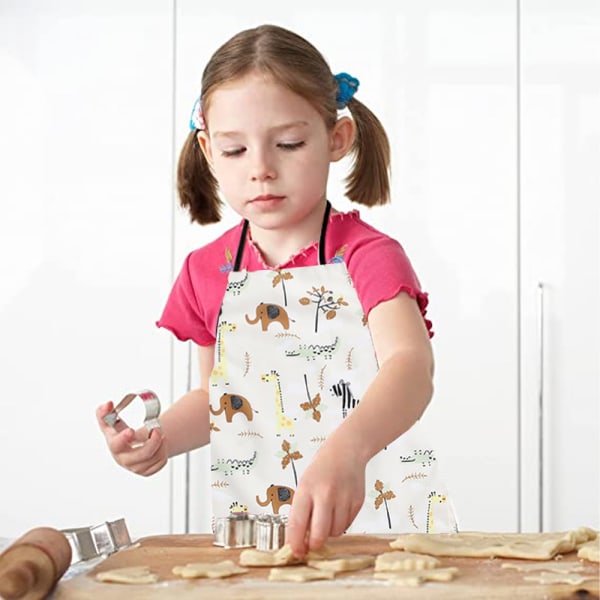 Barnförkläden för matlagning Små kockar Målarförkläde - Giraff på vit bakgrund