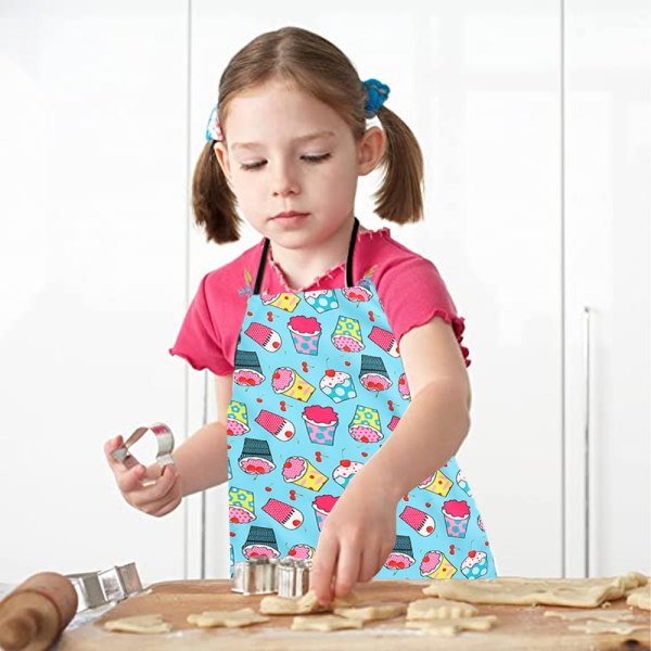 Barnförkläden för matlagning Toddler förkläde-liten tårta med blå bakgrund