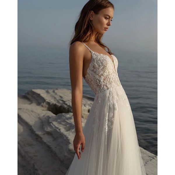Sweetheart Spets Applikation Bröllopsklänning Spaghetti Armband Tyll Strandbrudklänning Ärmlös A-Line Sweep Train Robe De Mariée white 10