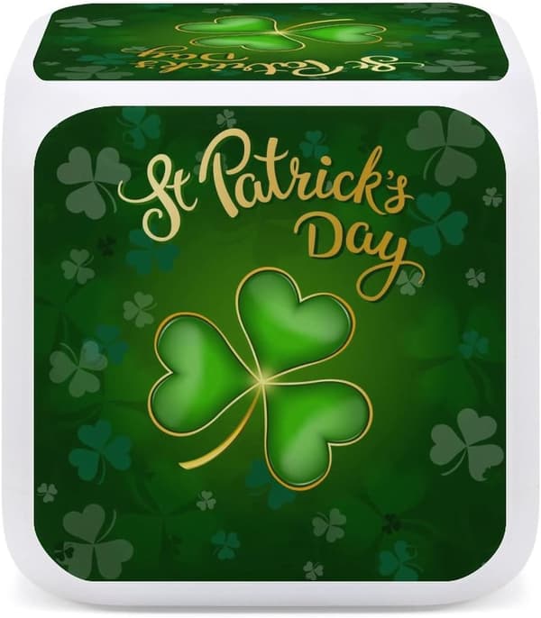 St. Patrick's Day Shamrock Clovers Lucky Four Leaves Green Pattern