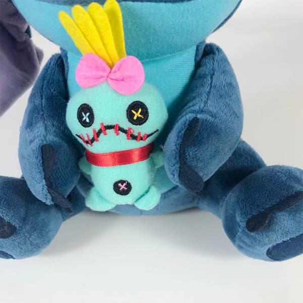 Disney Lilo&Stitch Plyschleksakssöm Hållande Scrump stoppad docka