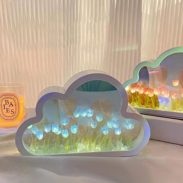 Cloud Tulip Night Light Makeup Mirror BLÅ FINISH PRODUKT