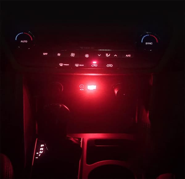 4 stk. rød USB-LED bilinteriør atmosfærelampe, natt-LED-dekorasjon