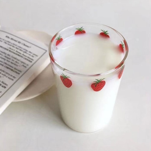 Ins Kawaii Strawberry Glasses Cup Kaffe Mjölk Vatten Glas Cups w B 301-400ml