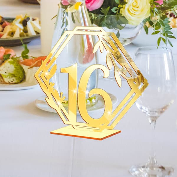 (1-20) 20 Hexagon Numrerade Akryl Middagstallrikar - Guld med Bas