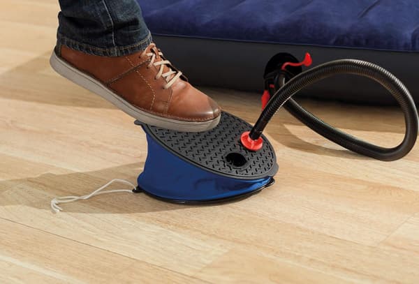 Fotpump för utomhus i olika färger - Storlek 28 cm