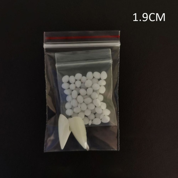 Halloween dekoration Halloween heksenæse Halloween kostume rekvisit Heks falsk næse Cosplay Latex Halloween dekorationer til hjemmet 1.9cm Fangs