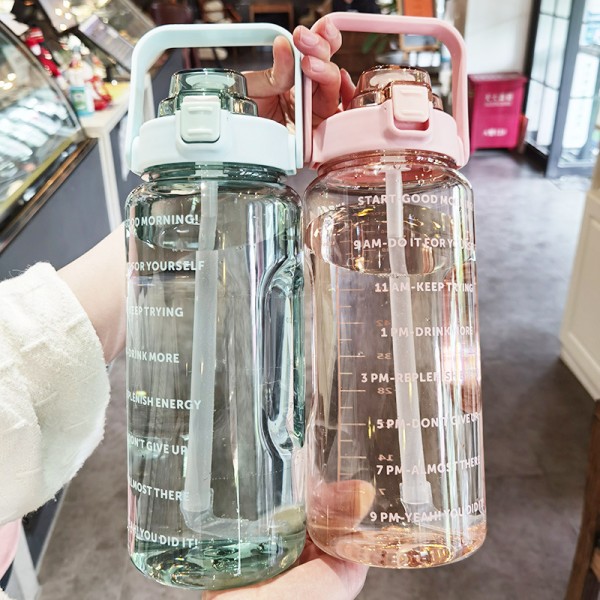 Damkopp med sugrör Högkvalitativa material som lämpar sig för utomhusaktiviteter Green 2000ml