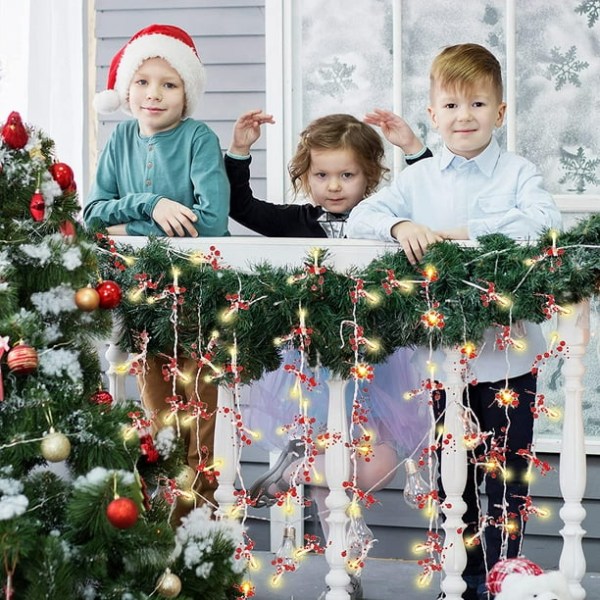 Jouluvalosarja - 30 LED-valoa, marjahelmillä koristeltu valoköynnös joulukoristeisiin - 3M (paristokäyttöinen) Sunmostar