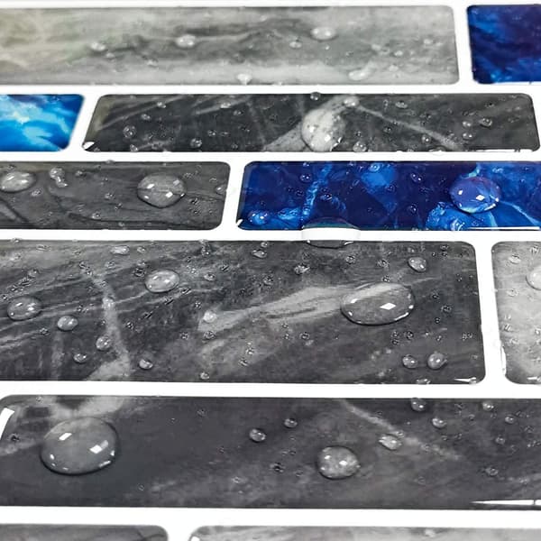 Sæt med 5 blå selvklæbende fliser med marmormønster
