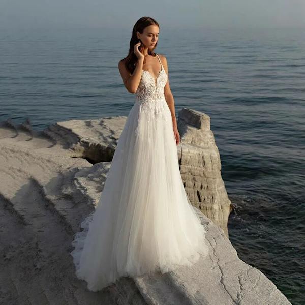 Sweetheart Spets Applikation Bröllopsklänning Spaghetti Armband Tyll Strandbrudklänning Ärmlös A-Line Sweep Train Robe De Mariée ivory 20W