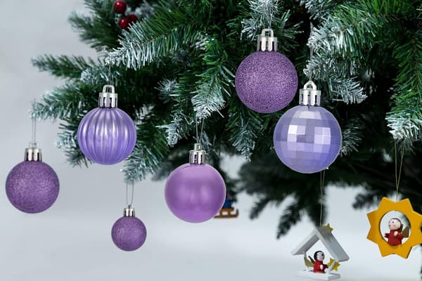 28 karat splittersäkra julbollsdekorationer i 4 klassiska ytbehandlingar för jul