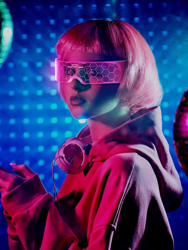 2 paria LED-visiirilaseja, 7 väriä, futuristiset lasit, 4 tilaa Li