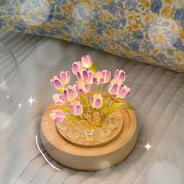 Tulip Nattlampe Blomstrete lampe LILLA