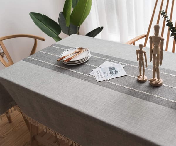 Robust duk av bomull och linne för rektangulära bord Duk med robust gallerbroderi. (140 x 180 cm, grå)