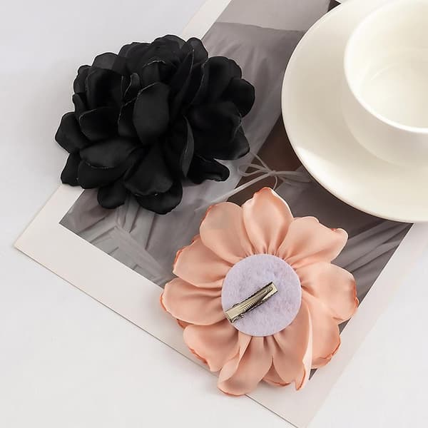 Blomsterformet hårklemme Satin Materiale Hår Pi