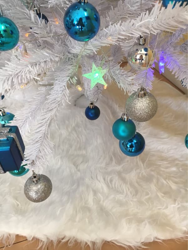 Ren Hvid Plys Juletræstæppe - Medium 90 cm, Juletræstæppe