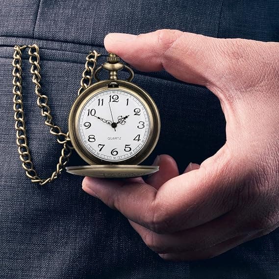 Taskukello Doctor Who riipuksen ja ketjun kanssa retrotyylillä, i