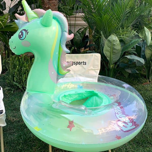 Baby barn simcirkel sitter regnbåge häst simning Inflata