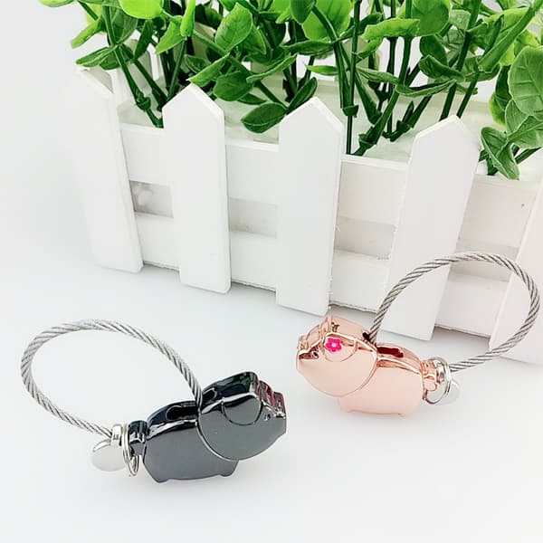 Todelt Sæt af Søde Kissing Pig Nøglering Aftagelig Magnet Nøglering