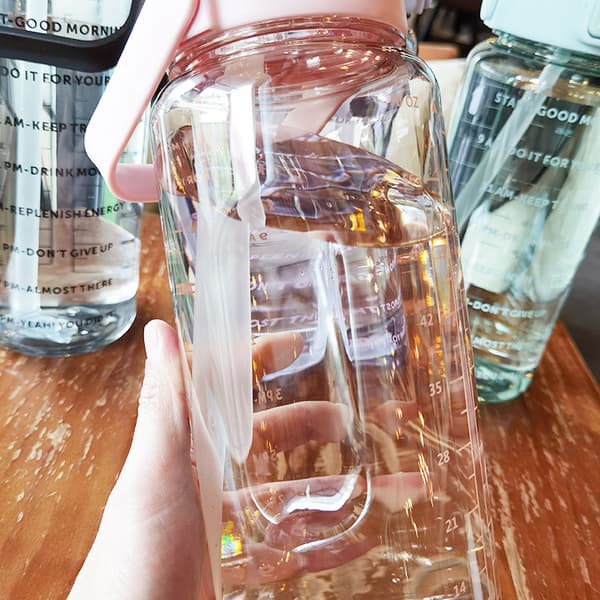 Damkopp med sugrör Högkvalitativa material som lämpar sig för utomhusaktiviteter Black 2000ml