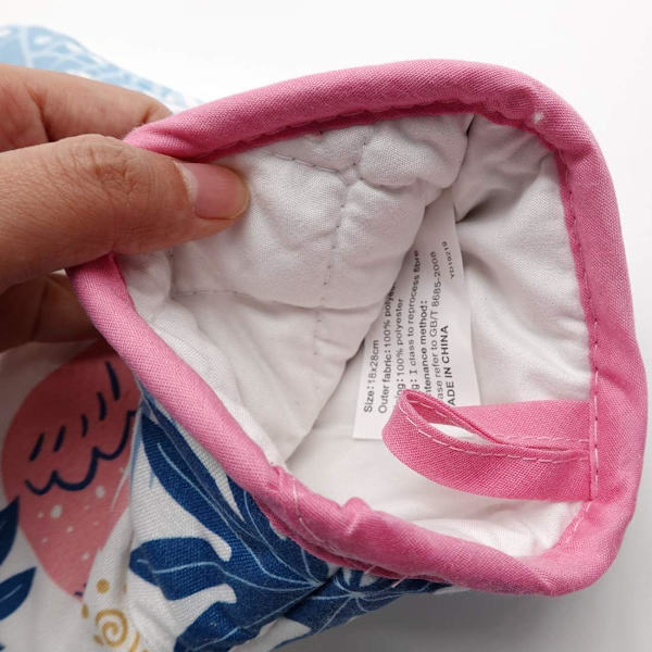 Uunikintaat 1 pari Lämmönkestävät uunikintaat Liukumattomat flamingokuviolliset keittiöuunikintaat Sopivat ruoanlaittoon, leivontaan, grillaamiseen NO:1