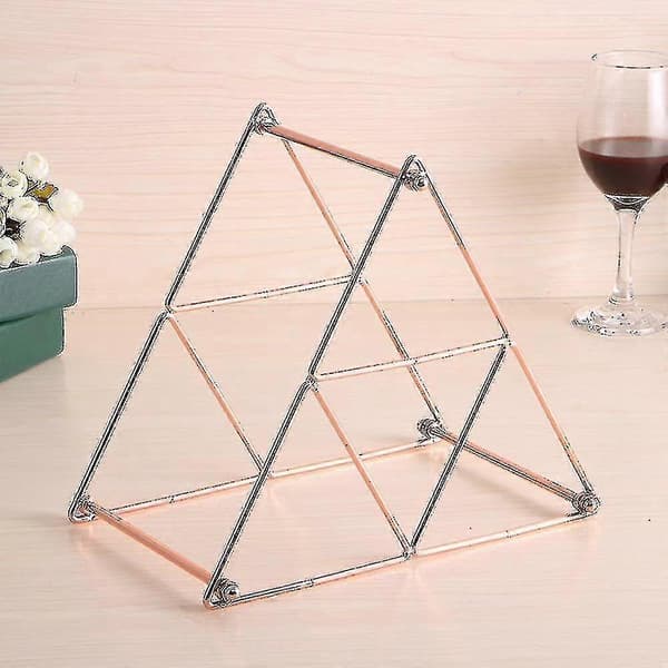 Homemiyn Avtakbart Pyramide Jern Vinstativ, Rosegull (27.5x18x24cm) (Rosegull)