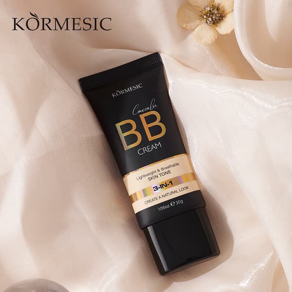 BB Cream - Lett Dekning - Jevner ut hudtonen