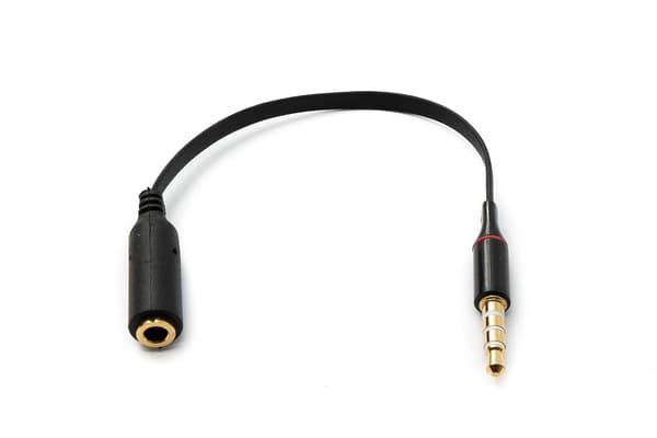15 cm stereo AUX-kabel med 3,5 mm plugg til flat jack, svart.