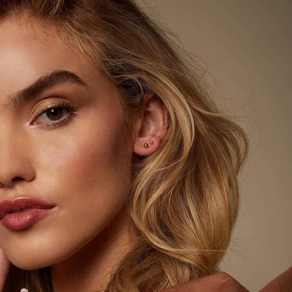 6 par guldøreringe: Huggie Hoops & Zirconia Studs