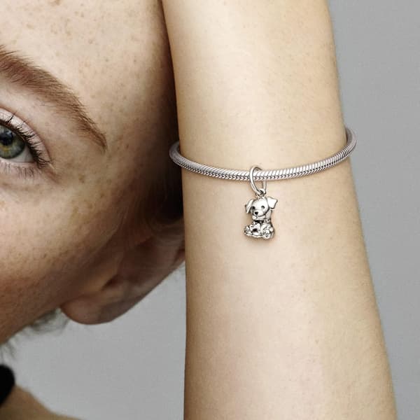 PANDORA Labradorhvalp, sort emalje