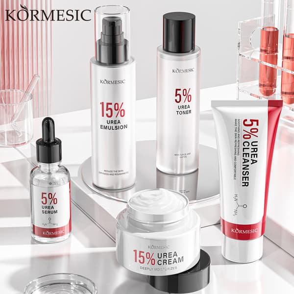 Urea-kasvohoitosarja syväpuhdistussetti Essence (30ml)