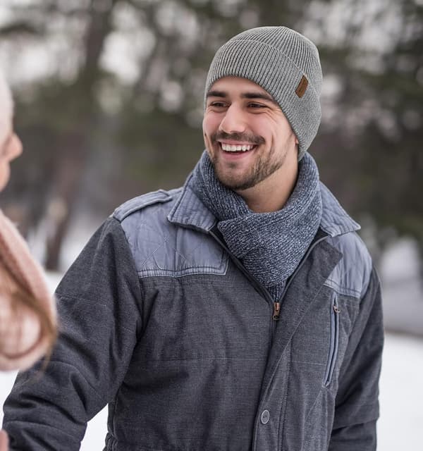 Unisex vinterstickad mössa, fleecefoder, mjuk och varm, skidmössa med mudd.