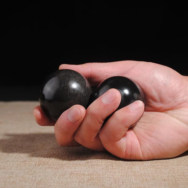 1,4 tommer sorte obsidian sten Baoding-kugler, små massage marmorkugler til håndterapi, stresslindring og finger- og håndledsøvelser, poleret fitne