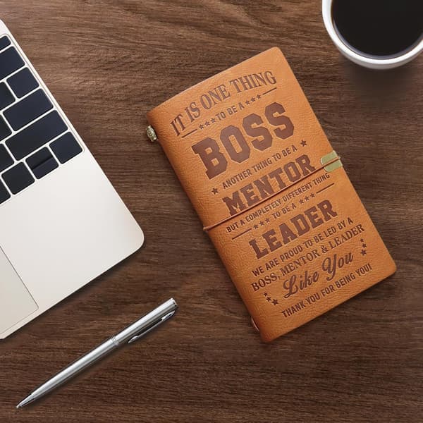 Boss Day-presenter - Graverade journalpresenter till chefer