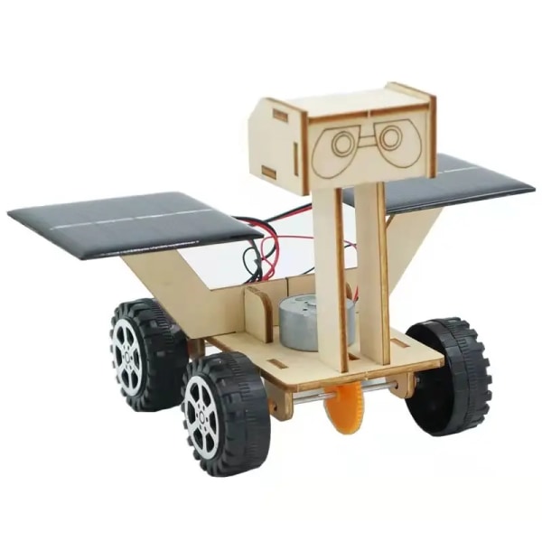 Opetuslelu aurinkovoimalla toimiva puinen automalli, opiskelijoiden lahjoja opiskelijoille (Solar Moon Rover)