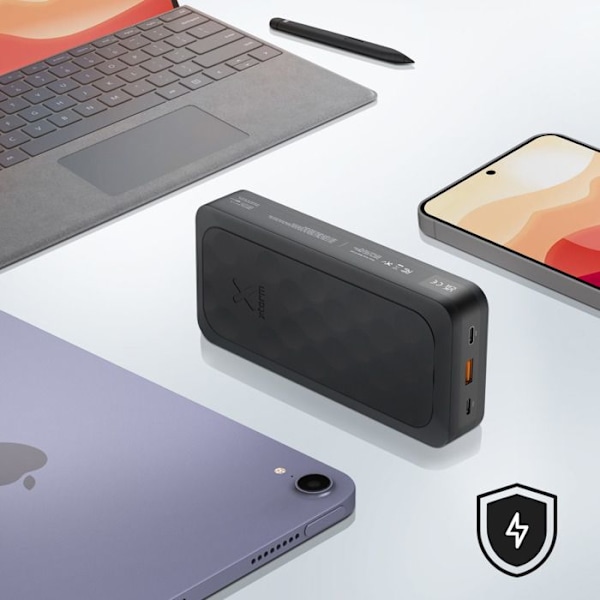 Ulkoakku 27000mAh 67W 2x USB-C + USB-C LED-näyttö Kompakt Xtorm Musta Svart